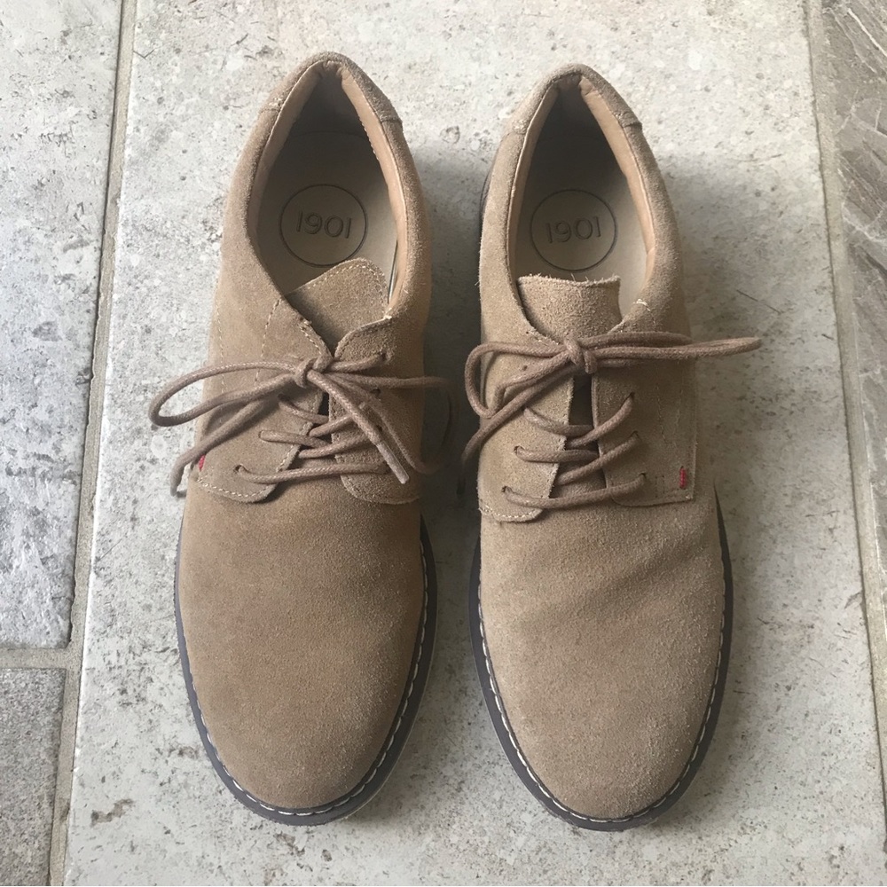 1901 Tan Suede Leather Lace Up Oxford Boys Shoes, Size 5.5M.